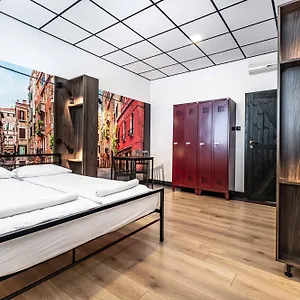  Hostal Vola